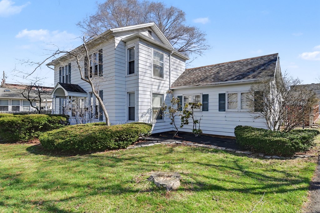 16 High School Avenue, Shelby, Ohio 44875, 4 Bedrooms Bedrooms, ,Residential Income,For Sale,High School Avenue,9072796