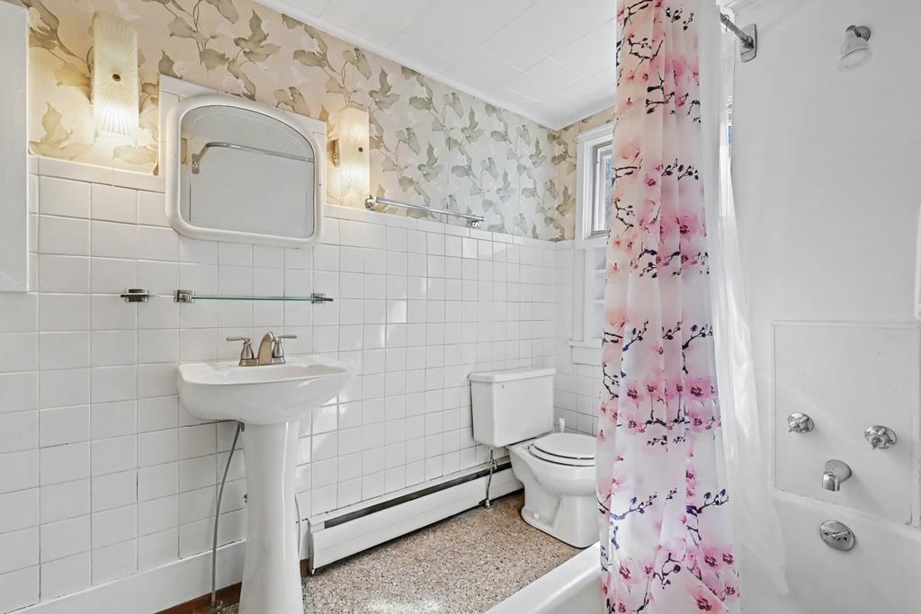 16 High School Avenue, Shelby, Ohio 44875, 4 Bedrooms Bedrooms, ,Residential Income,For Sale,High School Avenue,9072796