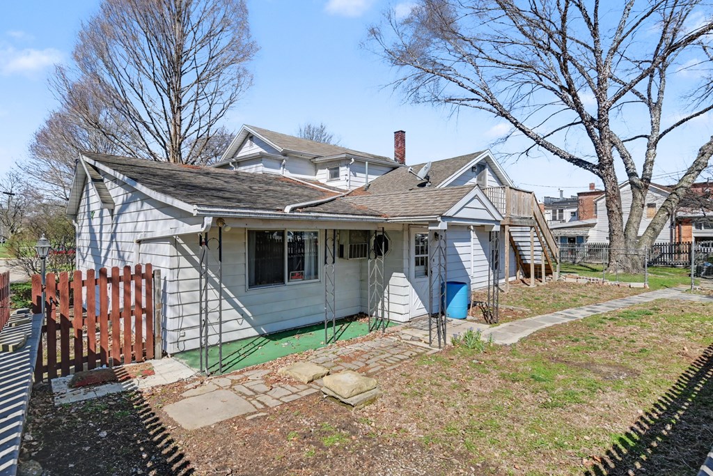 16 High School Avenue, Shelby, Ohio 44875, 4 Bedrooms Bedrooms, ,Residential Income,For Sale,High School Avenue,9072796