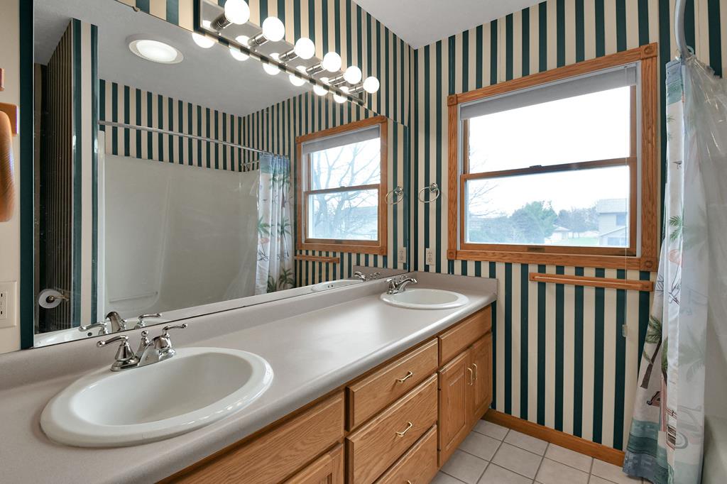 2433 Whitney Ave, Mansfield, Ohio 44906, 4 Bedrooms Bedrooms, ,2 BathroomsBathrooms,Residential,For Sale,Whitney Ave,9072798 2433 Whitney Ave, Mansfield, Ohio 44906, 4 Bedrooms Bedrooms, ,2 BathroomsBathrooms,Residential,For Sale,Whitney Ave,9072798