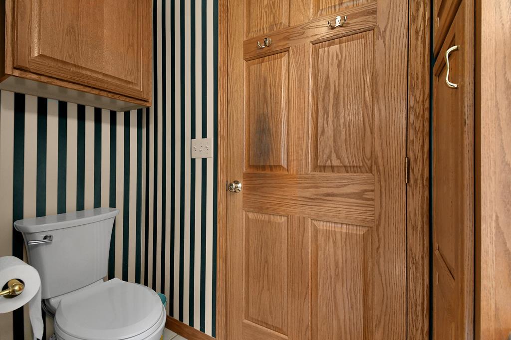 2433 Whitney Ave, Mansfield, Ohio 44906, 4 Bedrooms Bedrooms, ,2 BathroomsBathrooms,Residential,For Sale,Whitney Ave,9072798 2433 Whitney Ave, Mansfield, Ohio 44906, 4 Bedrooms Bedrooms, ,2 BathroomsBathrooms,Residential,For Sale,Whitney Ave,9072798