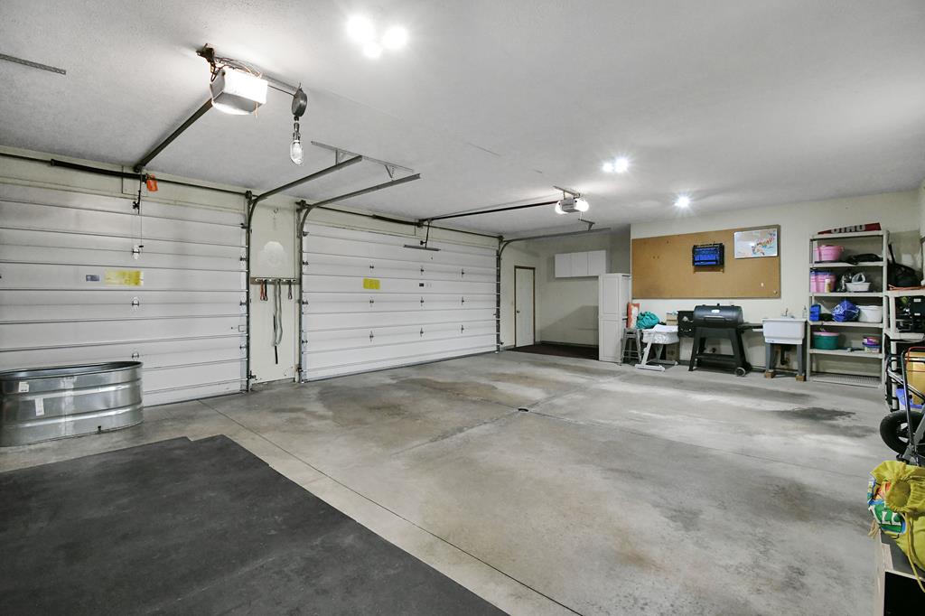 2433 Whitney Ave, Mansfield, Ohio 44906, 4 Bedrooms Bedrooms, ,2 BathroomsBathrooms,Residential,For Sale,Whitney Ave,9072798 2433 Whitney Ave, Mansfield, Ohio 44906, 4 Bedrooms Bedrooms, ,2 BathroomsBathrooms,Residential,For Sale,Whitney Ave,9072798