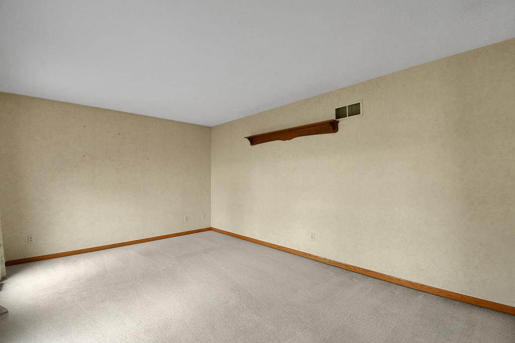 2433 Whitney Ave, Mansfield, Ohio 44906, 4 Bedrooms Bedrooms, ,2 BathroomsBathrooms,Residential,For Sale,Whitney Ave,9072798 2433 Whitney Ave, Mansfield, Ohio 44906, 4 Bedrooms Bedrooms, ,2 BathroomsBathrooms,Residential,For Sale,Whitney Ave,9072798