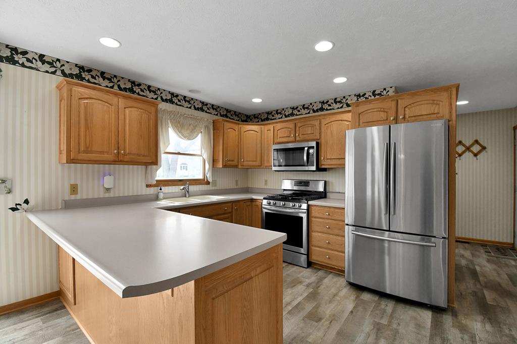 2433 Whitney Ave, Mansfield, Ohio 44906, 4 Bedrooms Bedrooms, ,2 BathroomsBathrooms,Residential,For Sale,Whitney Ave,9072798 2433 Whitney Ave, Mansfield, Ohio 44906, 4 Bedrooms Bedrooms, ,2 BathroomsBathrooms,Residential,For Sale,Whitney Ave,9072798