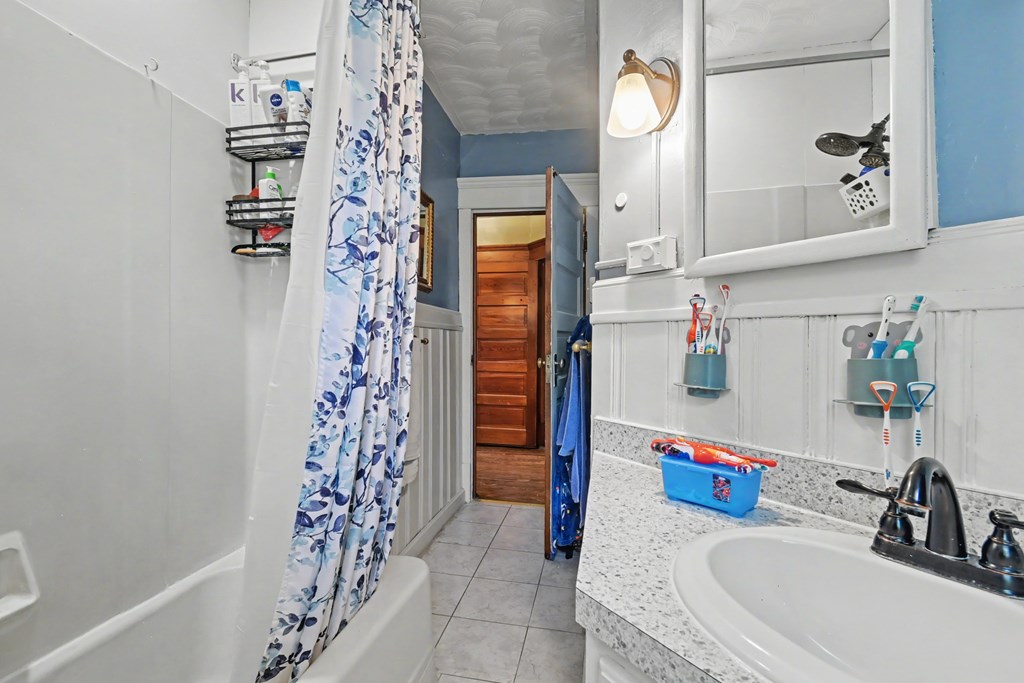 38 Penn Avenue, Mansfield, Ohio 44903, 4 Bedrooms Bedrooms, ,2 BathroomsBathrooms,Residential,For Sale,Penn Avenue,9072799