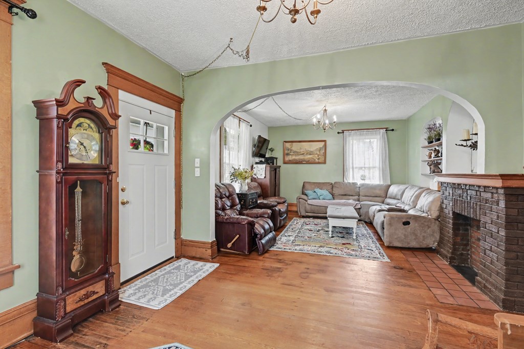 38 Penn Avenue, Mansfield, Ohio 44903, 4 Bedrooms Bedrooms, ,2 BathroomsBathrooms,Residential,For Sale,Penn Avenue,9072799