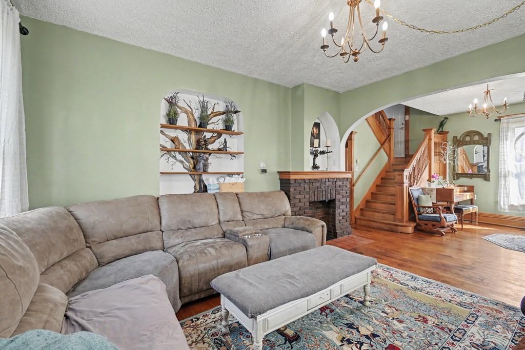 38 Penn Avenue, Mansfield, Ohio 44903, 4 Bedrooms Bedrooms, ,2 BathroomsBathrooms,Residential,For Sale,Penn Avenue,9072799