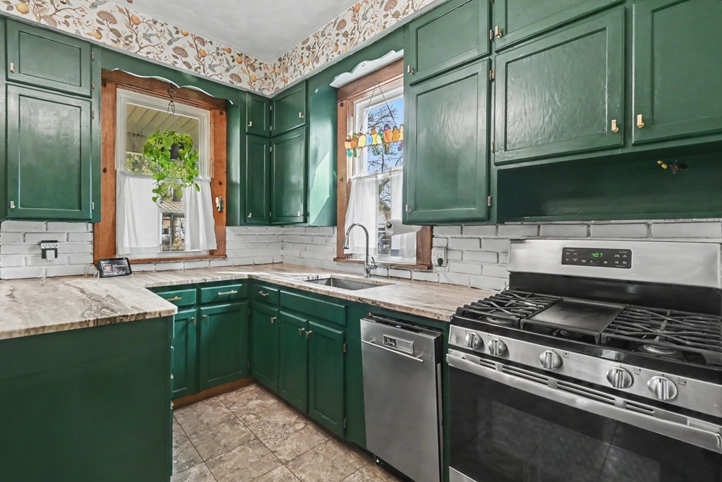 38 Penn Avenue, Mansfield, Ohio 44903, 4 Bedrooms Bedrooms, ,2 BathroomsBathrooms,Residential,For Sale,Penn Avenue,9072799