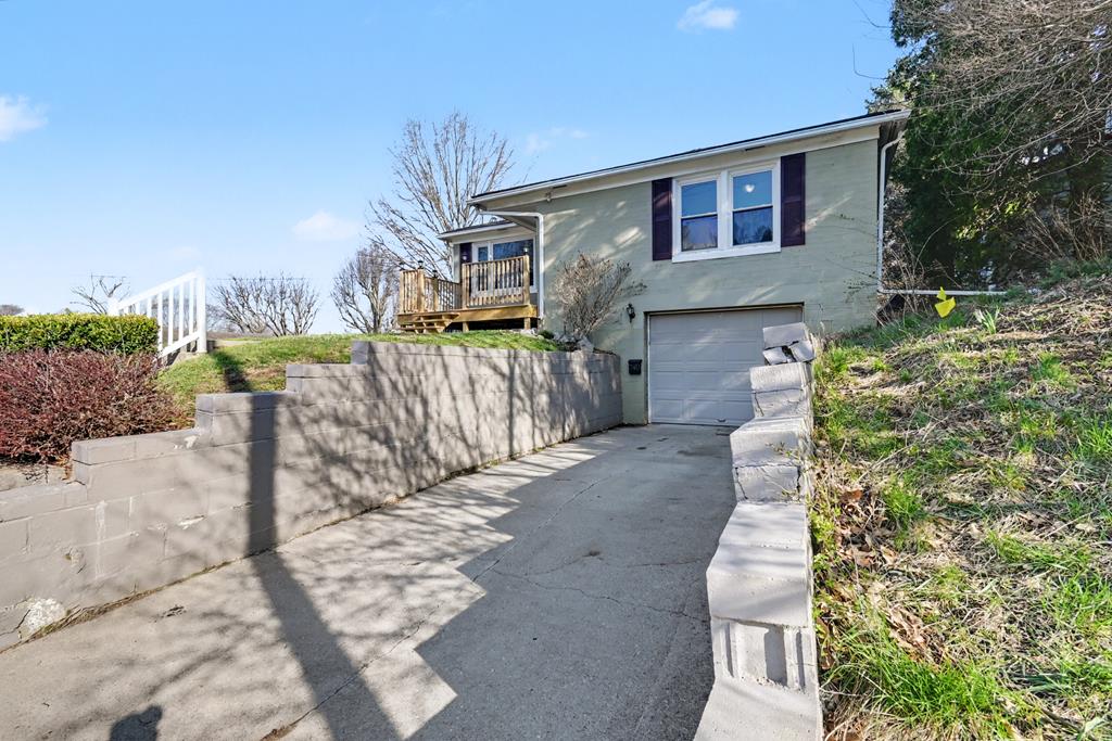 740 Gay Street, Bucyrus, Ohio 44820, 3 Bedrooms Bedrooms, ,1 BathroomBathrooms,Residential,For Sale,Gay Street,9072819