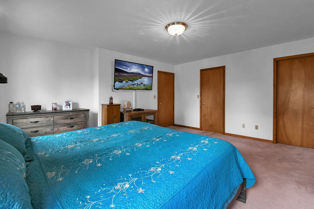 930 W Linden Circle, Mansfield, Ohio 44906, 3 Bedrooms Bedrooms, ,2 BathroomsBathrooms,Residential,For Sale,Linden Circle,9072823