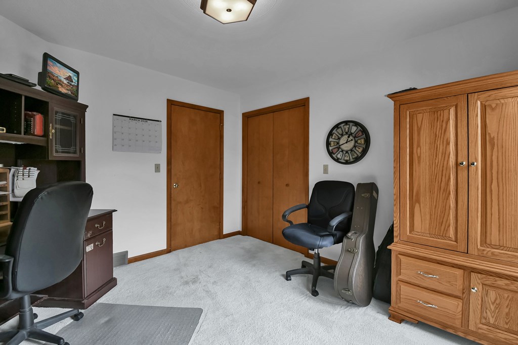 930 W Linden Circle, Mansfield, Ohio 44906, 3 Bedrooms Bedrooms, ,2 BathroomsBathrooms,Residential,For Sale,Linden Circle,9072823