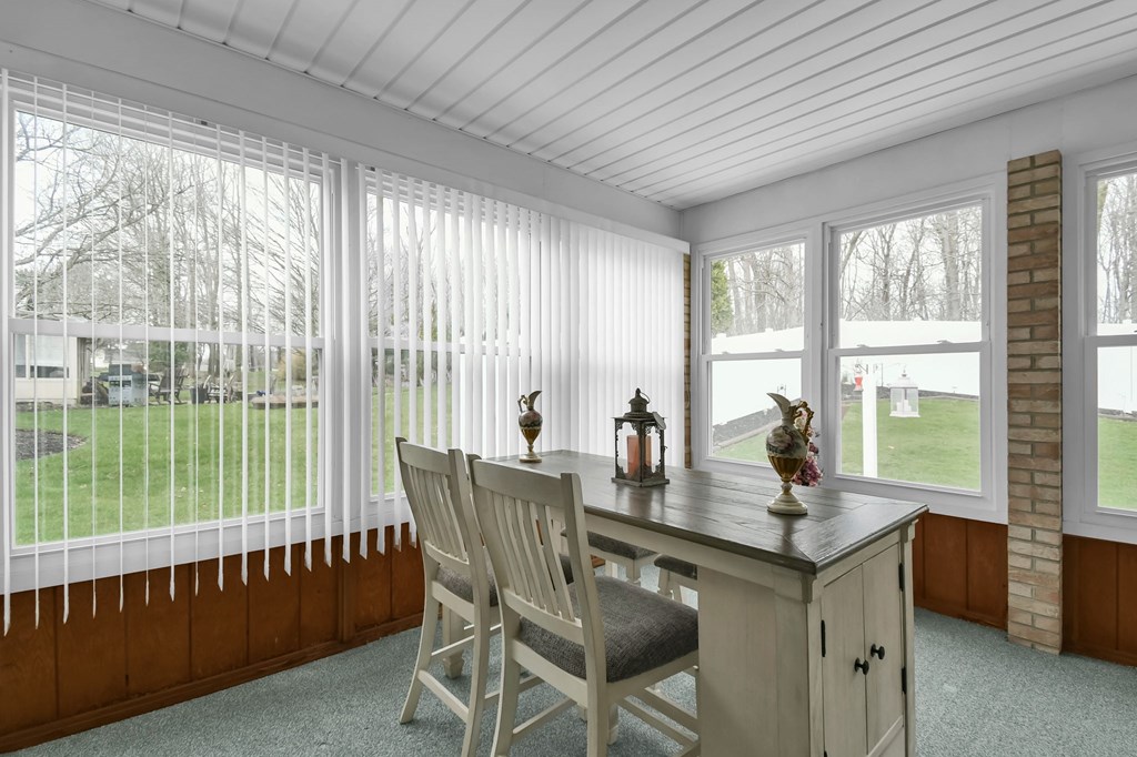 930 W Linden Circle, Mansfield, Ohio 44906, 3 Bedrooms Bedrooms, ,2 BathroomsBathrooms,Residential,For Sale,Linden Circle,9072823