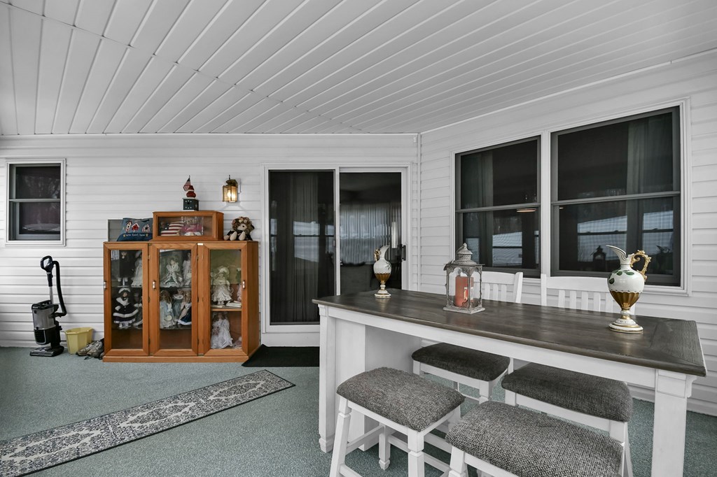 930 W Linden Circle, Mansfield, Ohio 44906, 3 Bedrooms Bedrooms, ,2 BathroomsBathrooms,Residential,For Sale,Linden Circle,9072823