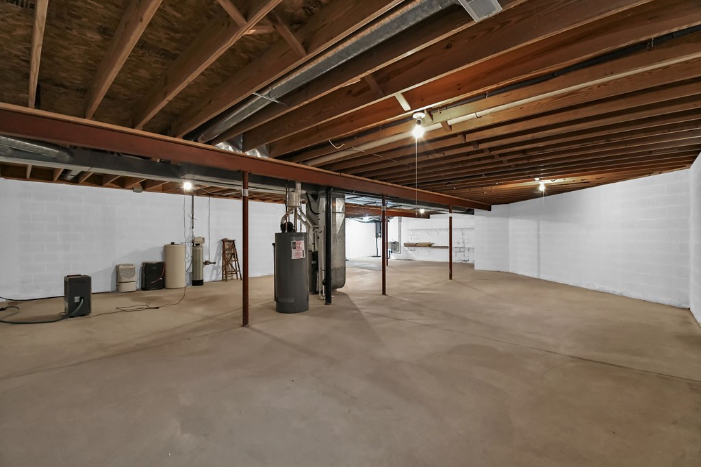 930 W Linden Circle, Mansfield, Ohio 44906, 3 Bedrooms Bedrooms, ,2 BathroomsBathrooms,Residential,For Sale,Linden Circle,9072823