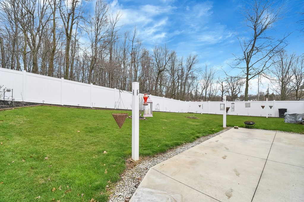 930 W Linden Circle, Mansfield, Ohio 44906, 3 Bedrooms Bedrooms, ,2 BathroomsBathrooms,Residential,For Sale,Linden Circle,9072823