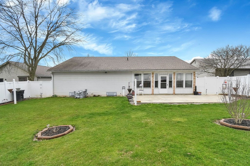 930 W Linden Circle, Mansfield, Ohio 44906, 3 Bedrooms Bedrooms, ,2 BathroomsBathrooms,Residential,For Sale,Linden Circle,9072823