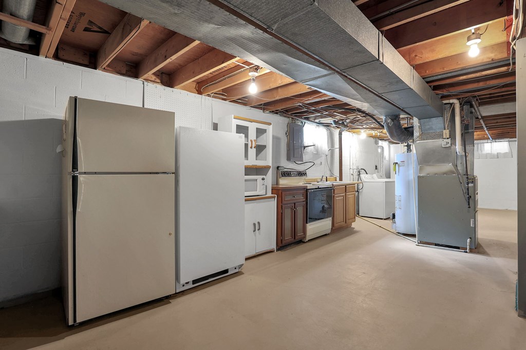 325 W Liberty Street, Bucyrus, Ohio 44820, 3 Bedrooms Bedrooms, ,1 BathroomBathrooms,Residential,For Sale,Liberty Street,9072824