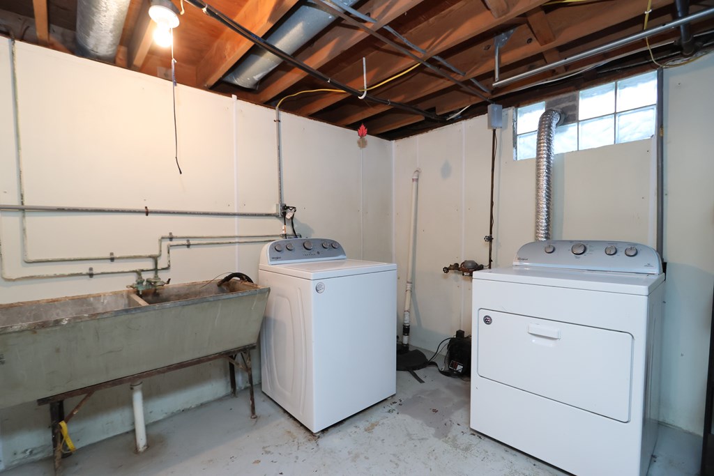 1462 S Lascerne Circle, Mansfield, Ohio 44906, 2 Bedrooms Bedrooms, ,1 BathroomBathrooms,Residential,For Sale,Lascerne Circle,9072828