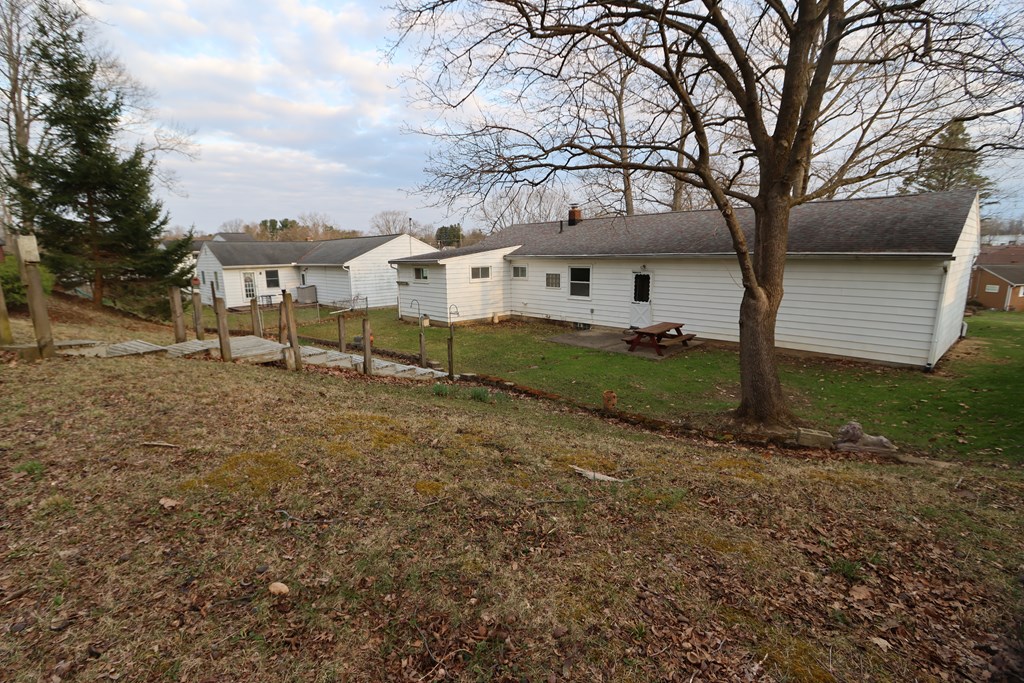 1462 S Lascerne Circle, Mansfield, Ohio 44906, 2 Bedrooms Bedrooms, ,1 BathroomBathrooms,Residential,For Sale,Lascerne Circle,9072828