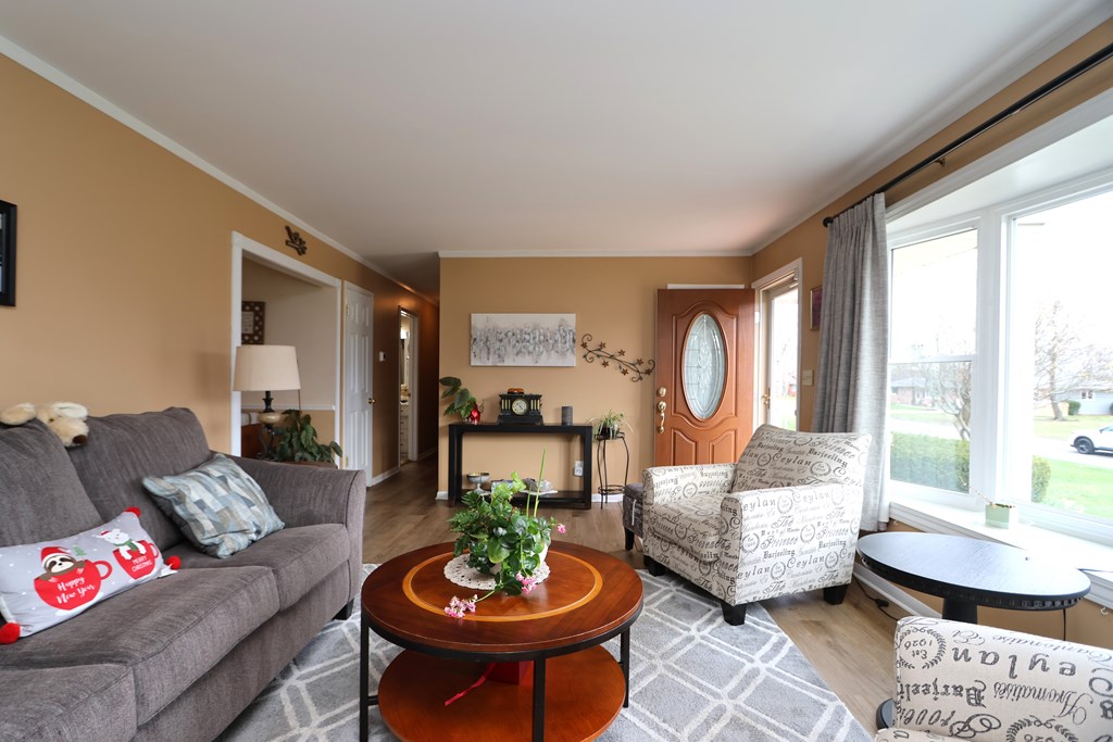 86 Sherbrook Road, Mansfield, Ohio 44907, 3 Bedrooms Bedrooms, ,2 BathroomsBathrooms,Residential,For Sale,Sherbrook Road,9072847