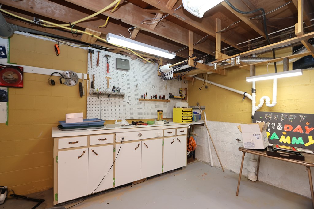 86 Sherbrook Road, Mansfield, Ohio 44907, 3 Bedrooms Bedrooms, ,2 BathroomsBathrooms,Residential,For Sale,Sherbrook Road,9072847