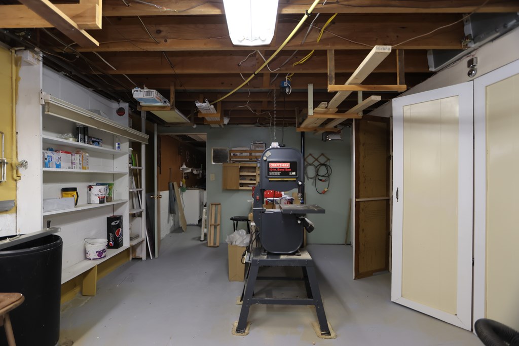 86 Sherbrook Road, Mansfield, Ohio 44907, 3 Bedrooms Bedrooms, ,2 BathroomsBathrooms,Residential,For Sale,Sherbrook Road,9072847