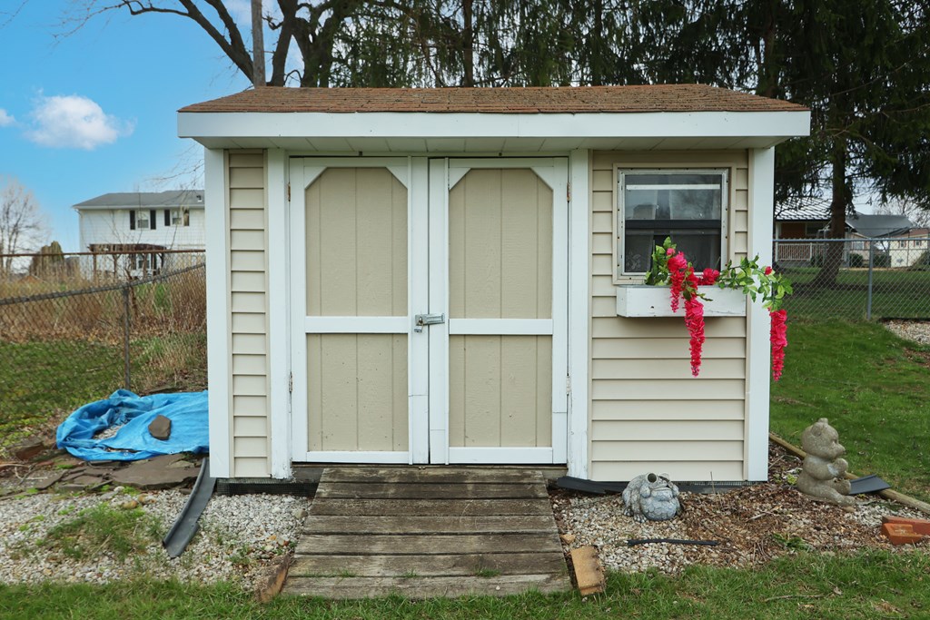 86 Sherbrook Road, Mansfield, Ohio 44907, 3 Bedrooms Bedrooms, ,2 BathroomsBathrooms,Residential,For Sale,Sherbrook Road,9072847