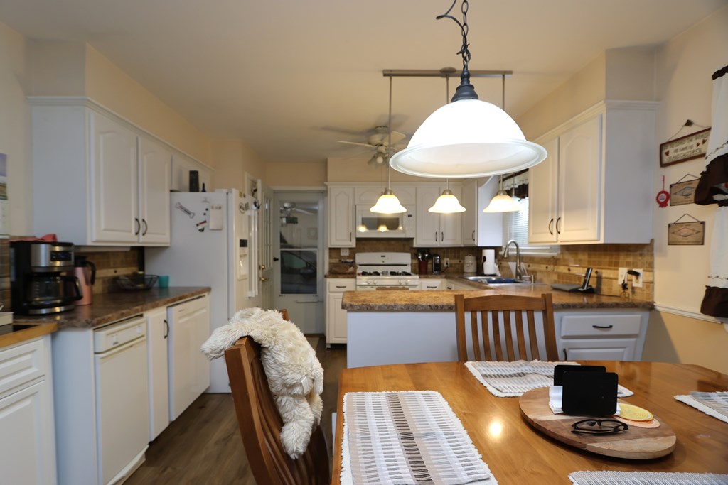 86 Sherbrook Road, Mansfield, Ohio 44907, 3 Bedrooms Bedrooms, ,2 BathroomsBathrooms,Residential,For Sale,Sherbrook Road,9072847