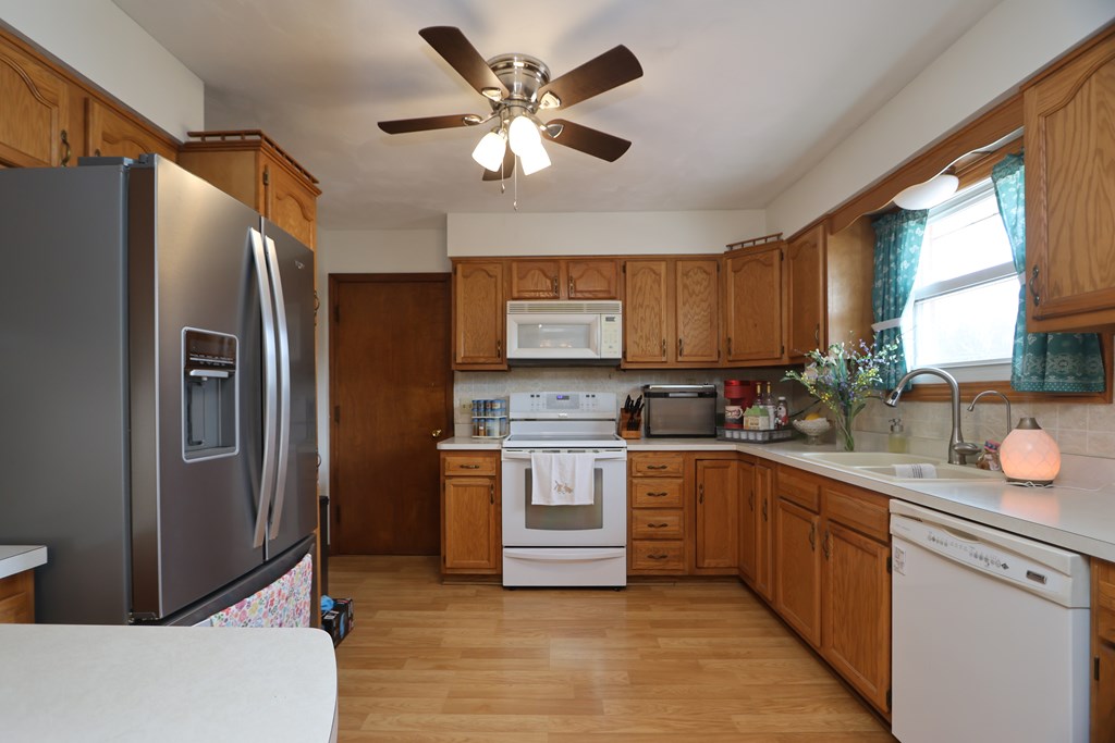 605 Twitchell Road, Mansfield, Ohio 44903, 3 Bedrooms Bedrooms, ,1 BathroomBathrooms,Residential,For Sale,Twitchell Road,9072859