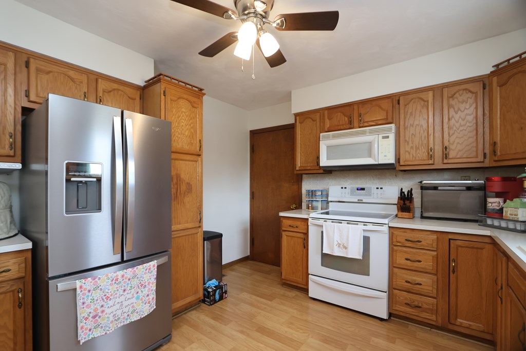 605 Twitchell Road, Mansfield, Ohio 44903, 3 Bedrooms Bedrooms, ,1 BathroomBathrooms,Residential,For Sale,Twitchell Road,9072859