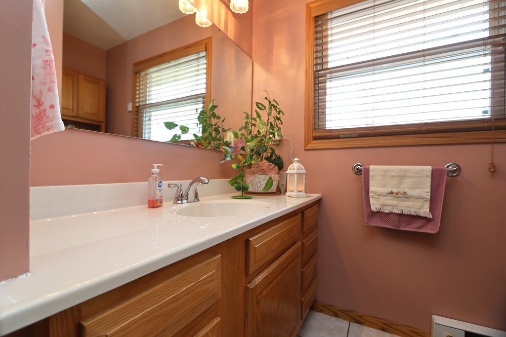 605 Twitchell Road, Mansfield, Ohio 44903, 3 Bedrooms Bedrooms, ,1 BathroomBathrooms,Residential,For Sale,Twitchell Road,9072859