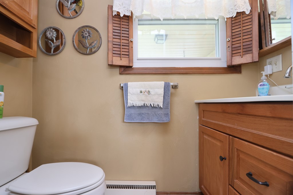 605 Twitchell Road, Mansfield, Ohio 44903, 3 Bedrooms Bedrooms, ,1 BathroomBathrooms,Residential,For Sale,Twitchell Road,9072859