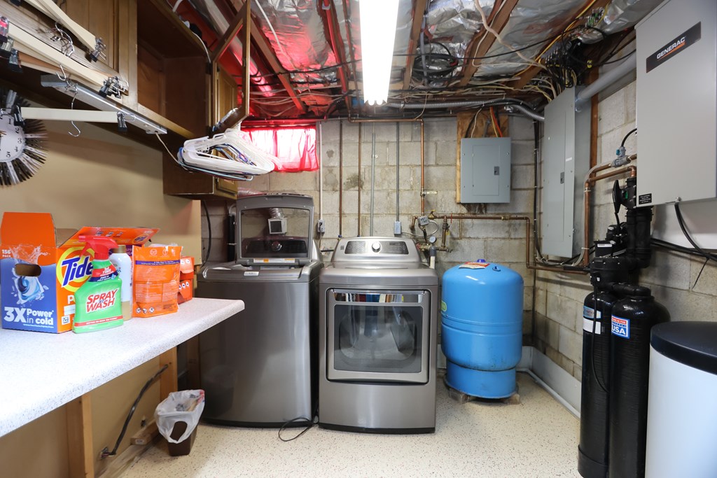 605 Twitchell Road, Mansfield, Ohio 44903, 3 Bedrooms Bedrooms, ,1 BathroomBathrooms,Residential,For Sale,Twitchell Road,9072859