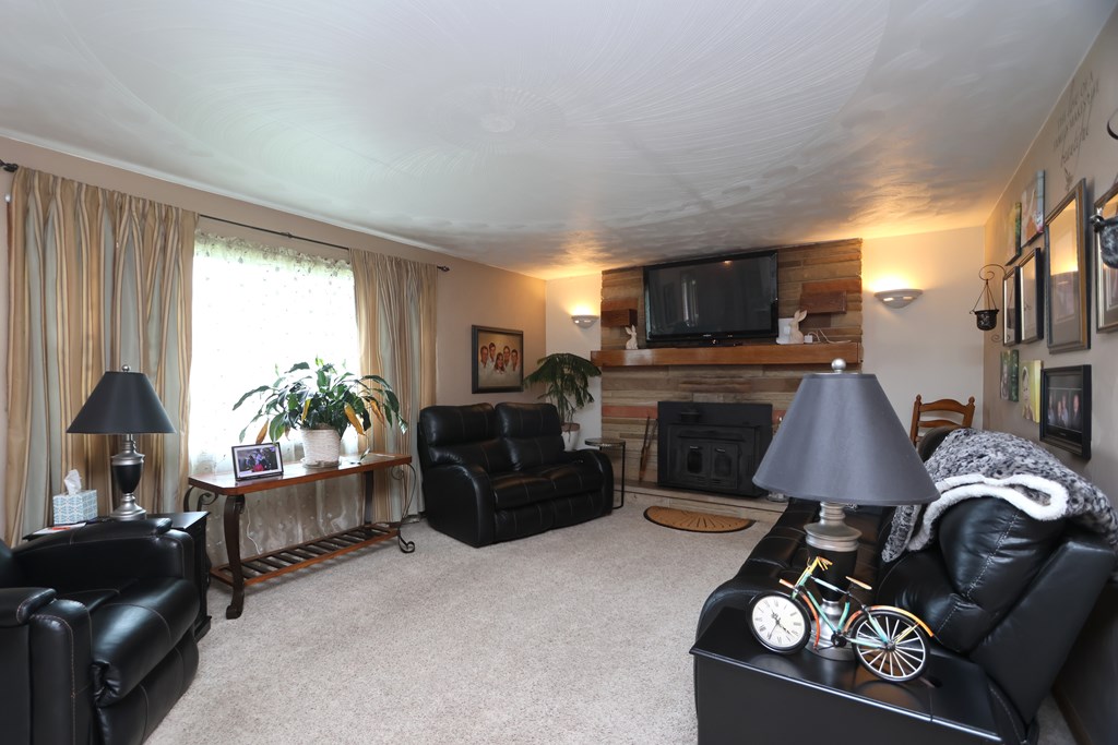 605 Twitchell Road, Mansfield, Ohio 44903, 3 Bedrooms Bedrooms, ,1 BathroomBathrooms,Residential,For Sale,Twitchell Road,9072859