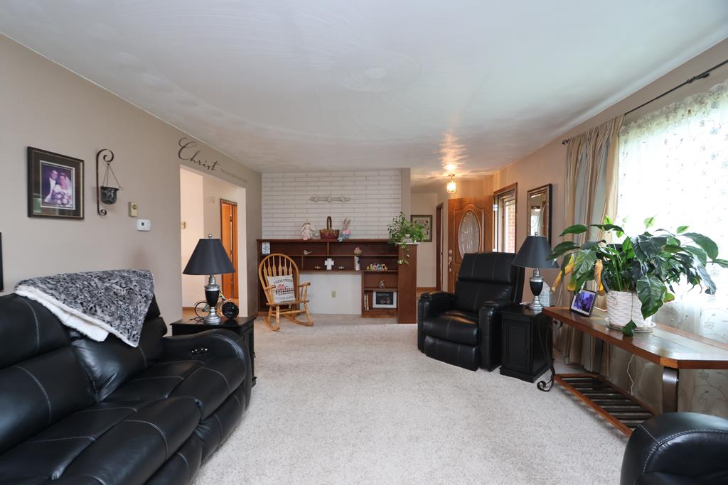 605 Twitchell Road, Mansfield, Ohio 44903, 3 Bedrooms Bedrooms, ,1 BathroomBathrooms,Residential,For Sale,Twitchell Road,9072859