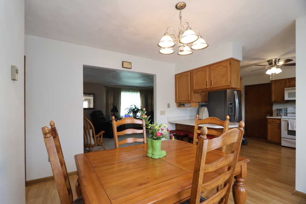 605 Twitchell Road, Mansfield, Ohio 44903, 3 Bedrooms Bedrooms, ,1 BathroomBathrooms,Residential,For Sale,Twitchell Road,9072859