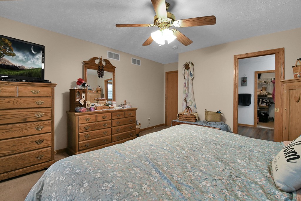 2240 Springmill West Road, Mansfield, Ohio 44903, 4 Bedrooms Bedrooms, ,2 BathroomsBathrooms,Residential,For Sale,Springmill West Road,9072861