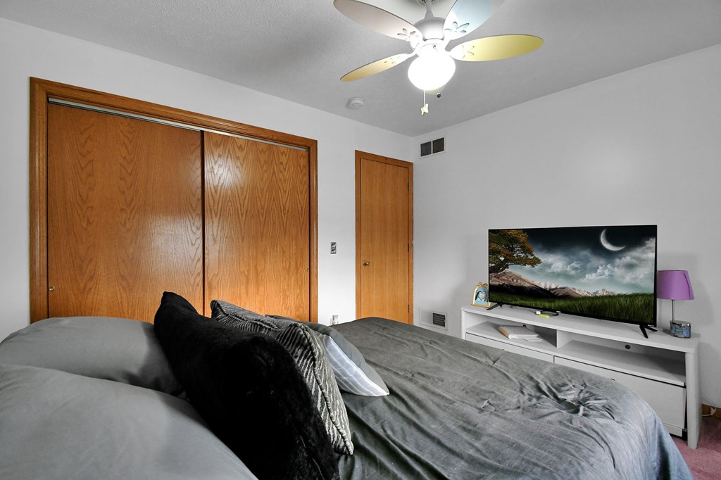 2240 Springmill West Road, Mansfield, Ohio 44903, 4 Bedrooms Bedrooms, ,2 BathroomsBathrooms,Residential,For Sale,Springmill West Road,9072861