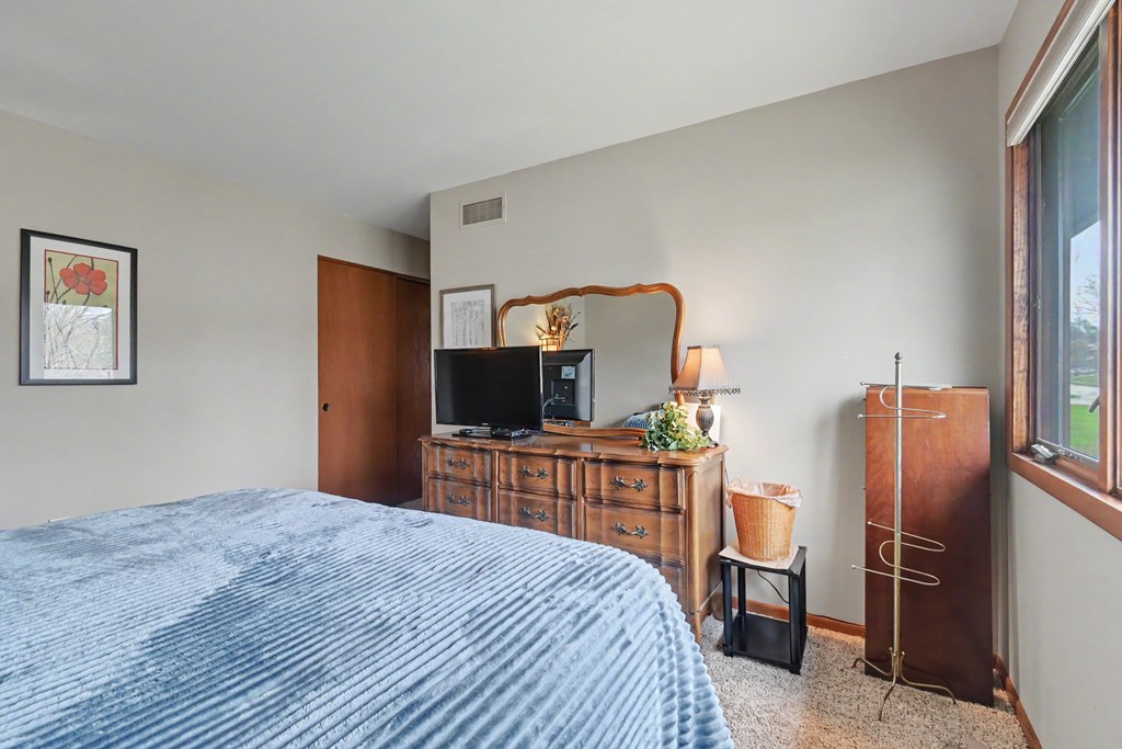 29 Woodside Blvd, Mansfield, Ohio 44904, 3 Bedrooms Bedrooms, ,2 BathroomsBathrooms,Residential,For Sale,Woodside Blvd,9072879