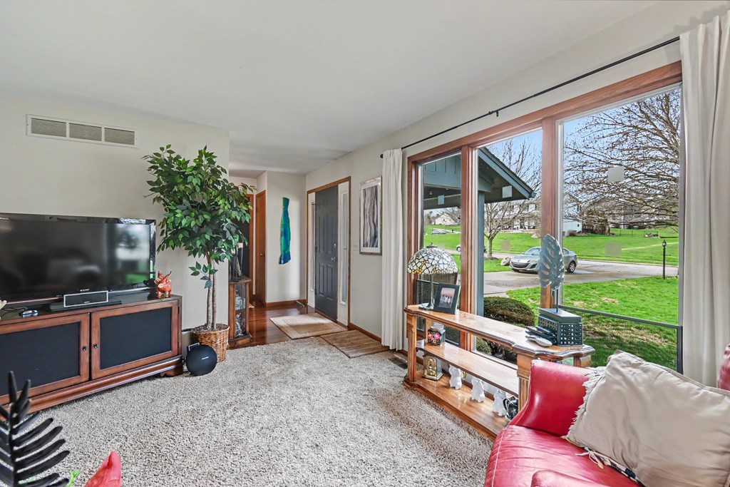 29 Woodside Blvd, Mansfield, Ohio 44904, 3 Bedrooms Bedrooms, ,2 BathroomsBathrooms,Residential,For Sale,Woodside Blvd,9072879