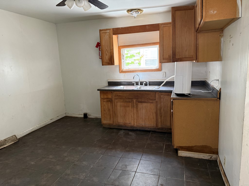 810 N 6th Street, Steubenville, Ohio 43952, 3 Bedrooms Bedrooms, ,1 BathroomBathrooms,Residential,For Sale,6th Street,9072881 810 N 6th Street, Steubenville, Ohio 43952, 3 Bedrooms Bedrooms, ,1 BathroomBathrooms,Residential,For Sale,6th Street,9072881