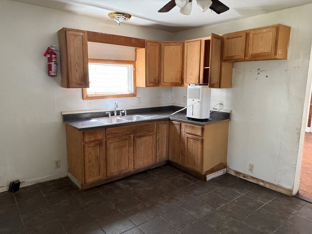 810 N 6th Street, Steubenville, Ohio 43952, 3 Bedrooms Bedrooms, ,1 BathroomBathrooms,Residential,For Sale,6th Street,9072881 810 N 6th Street, Steubenville, Ohio 43952, 3 Bedrooms Bedrooms, ,1 BathroomBathrooms,Residential,For Sale,6th Street,9072881