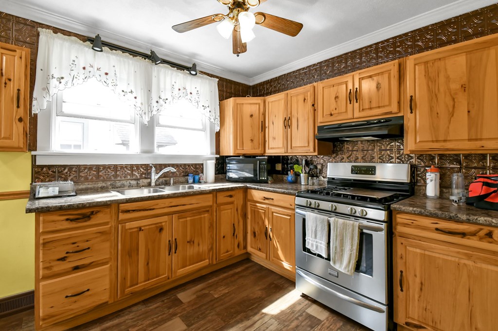 527 N Union Street, Galion, Ohio 44833, 3 Bedrooms Bedrooms, ,1 BathroomBathrooms,Residential,For Sale,Union Street,9072898