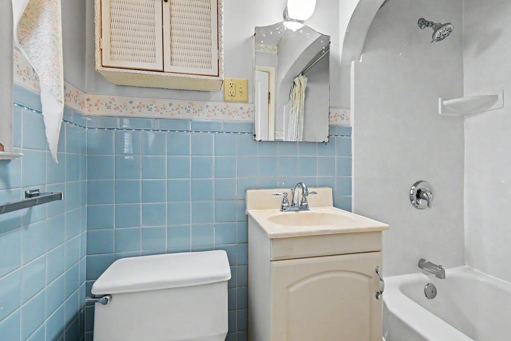 554 W Cook Road, Mansfield, Ohio 44907, 4 Bedrooms Bedrooms, ,2 BathroomsBathrooms,Residential,For Sale,Cook Road,9072905