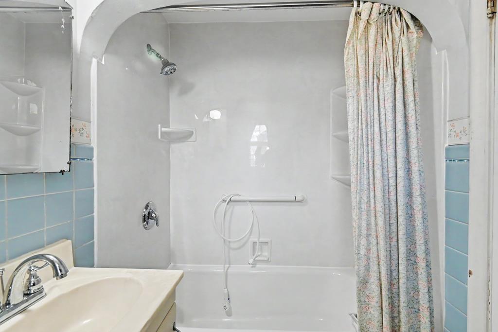 554 W Cook Road, Mansfield, Ohio 44907, 4 Bedrooms Bedrooms, ,2 BathroomsBathrooms,Residential,For Sale,Cook Road,9072905