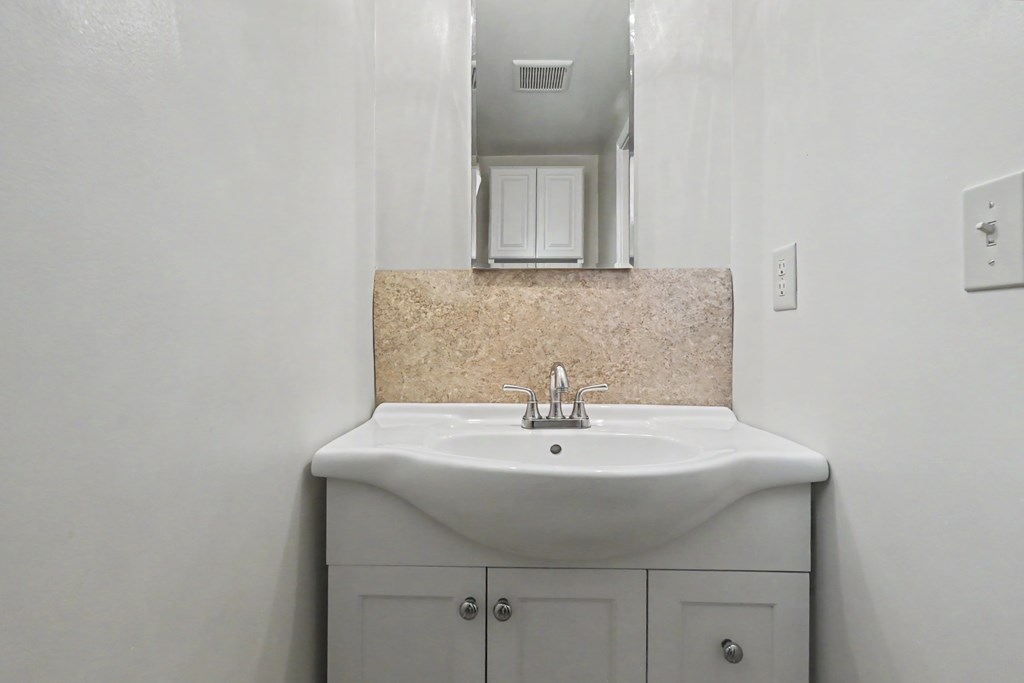 554 W Cook Road, Mansfield, Ohio 44907, 4 Bedrooms Bedrooms, ,2 BathroomsBathrooms,Residential,For Sale,Cook Road,9072905