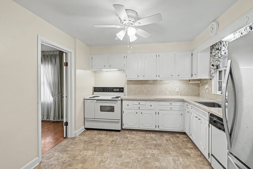 554 W Cook Road, Mansfield, Ohio 44907, 4 Bedrooms Bedrooms, ,2 BathroomsBathrooms,Residential,For Sale,Cook Road,9072905