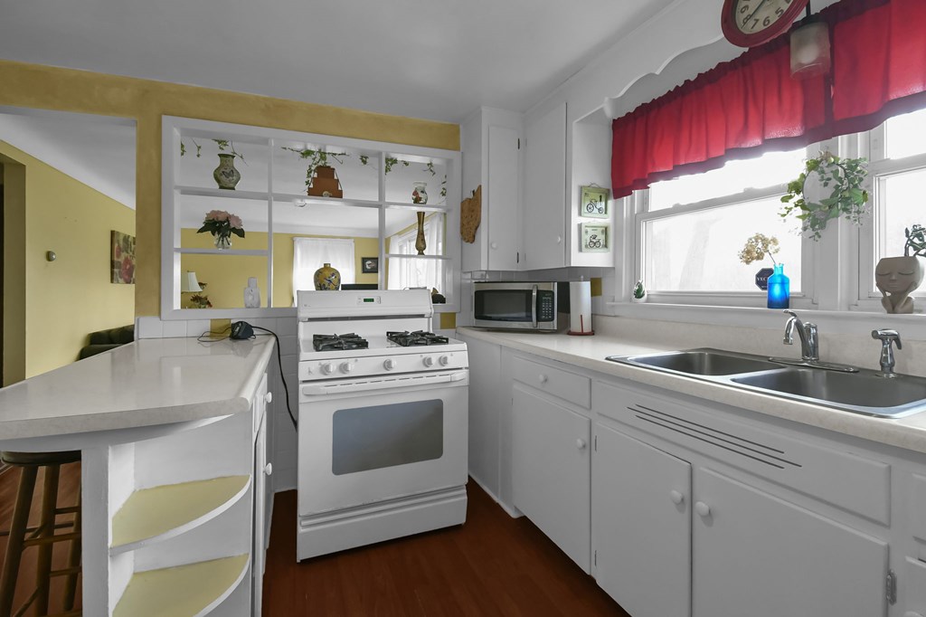 266 N Illinois Ave, Mansfield, Ohio 44905, 2 Bedrooms Bedrooms, ,1 BathroomBathrooms,Residential,For Sale,Illinois Ave,9072907