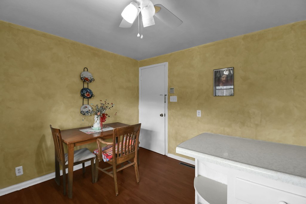 266 N Illinois Ave, Mansfield, Ohio 44905, 2 Bedrooms Bedrooms, ,1 BathroomBathrooms,Residential,For Sale,Illinois Ave,9072907