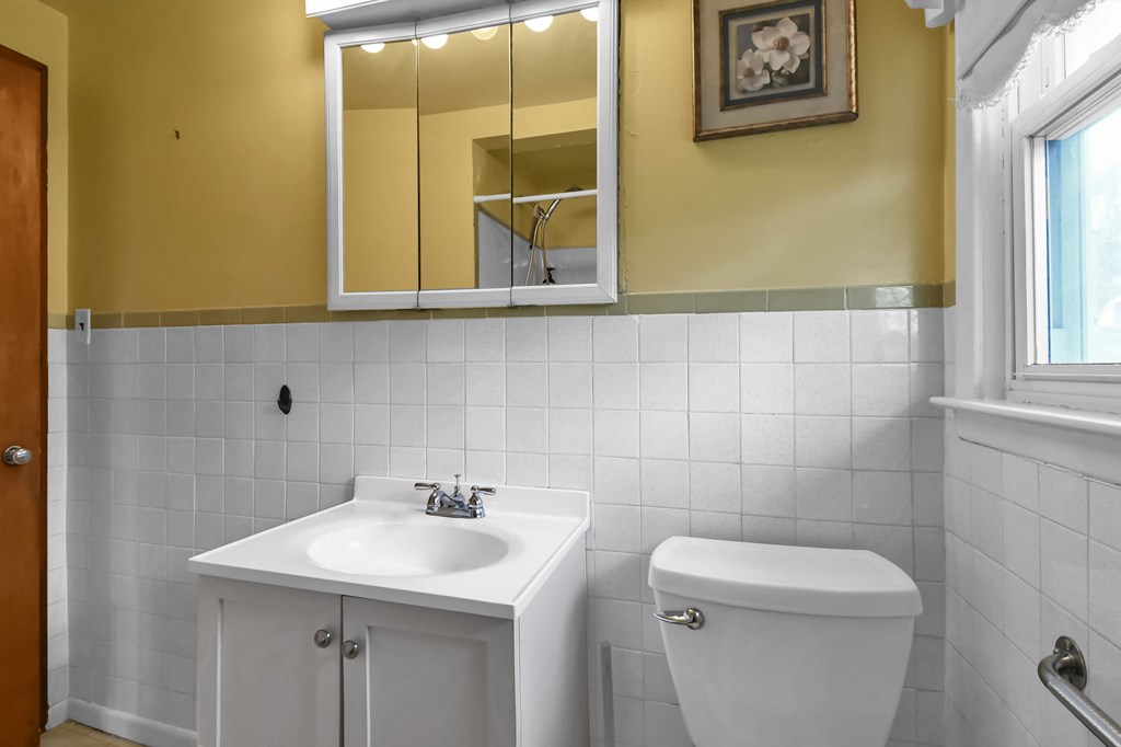 266 N Illinois Ave, Mansfield, Ohio 44905, 2 Bedrooms Bedrooms, ,1 BathroomBathrooms,Residential,For Sale,Illinois Ave,9072907